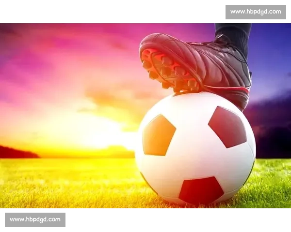 全球视野下的足球发展历程与传奇赛事回顾探索